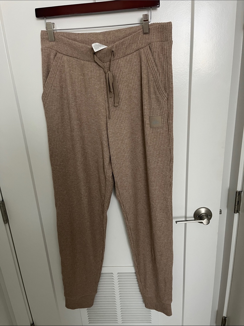 ALO Yoga Ribbed Drawstring Joggers in Taupe Brown